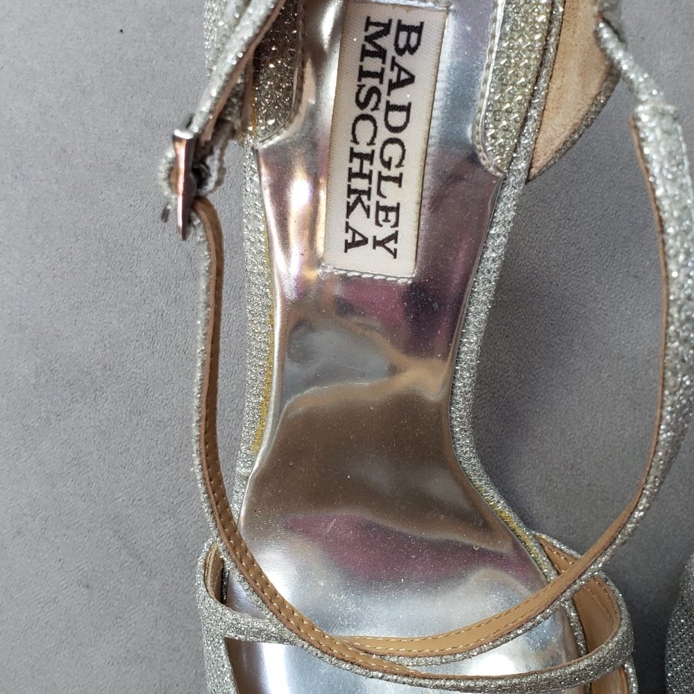 Badgley Mischka   Silver sparkle Pump Size 8 - Picture 3 of 8